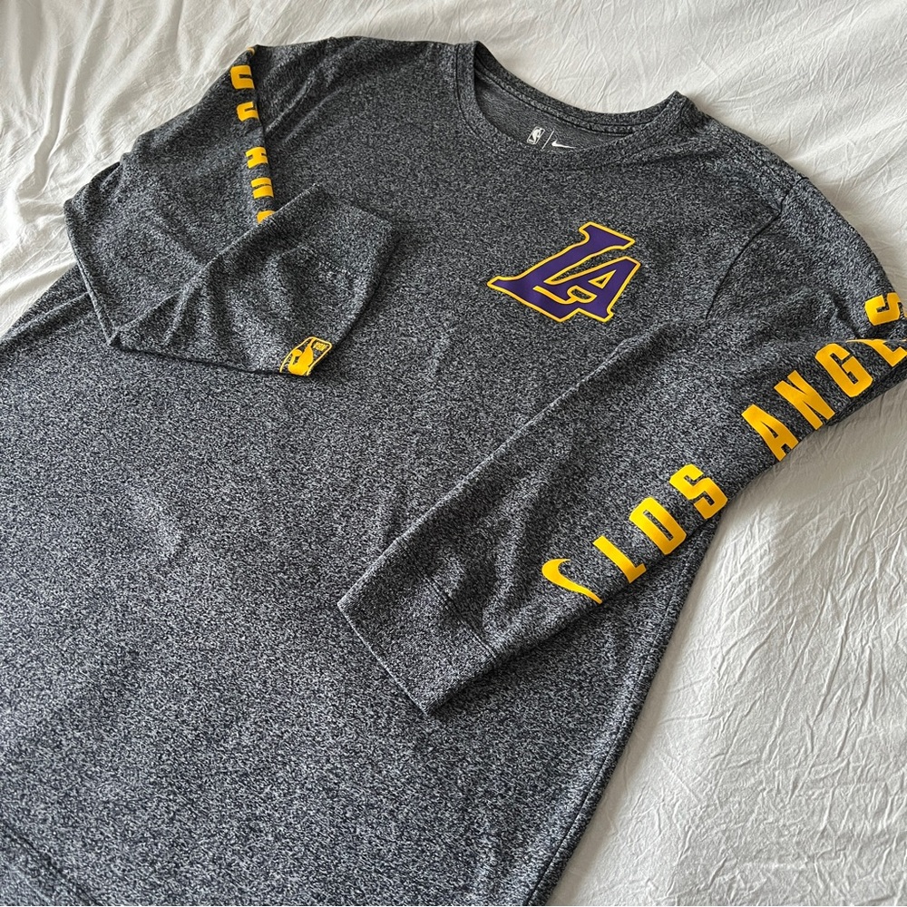 Los Angeles Lakers Nike Tee Men Sz L Heather Gray Long Sleeve NBA Spell Out